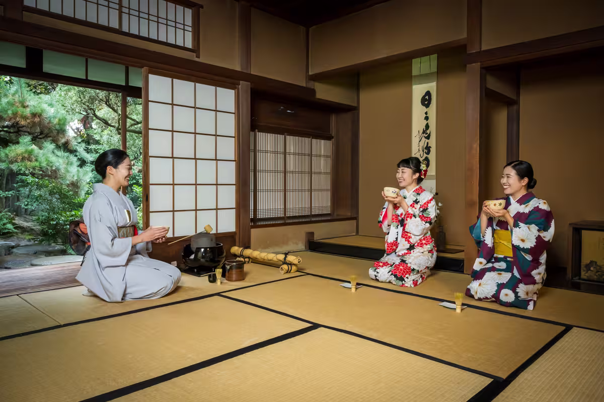 団体での着物茶道体験
