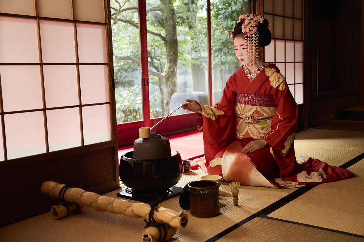 Geisha maiko tea ceremony and show in Kyoto Gion Kiyomizu