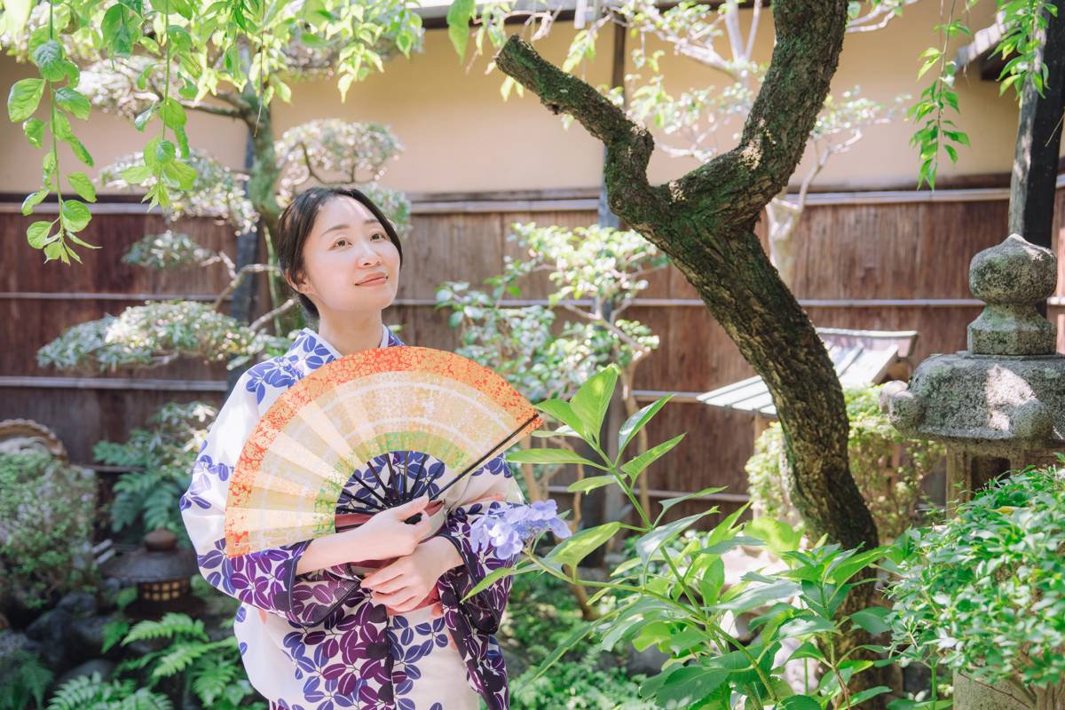 Guests wearing kimono at Maikoya Gion Kiyomizu