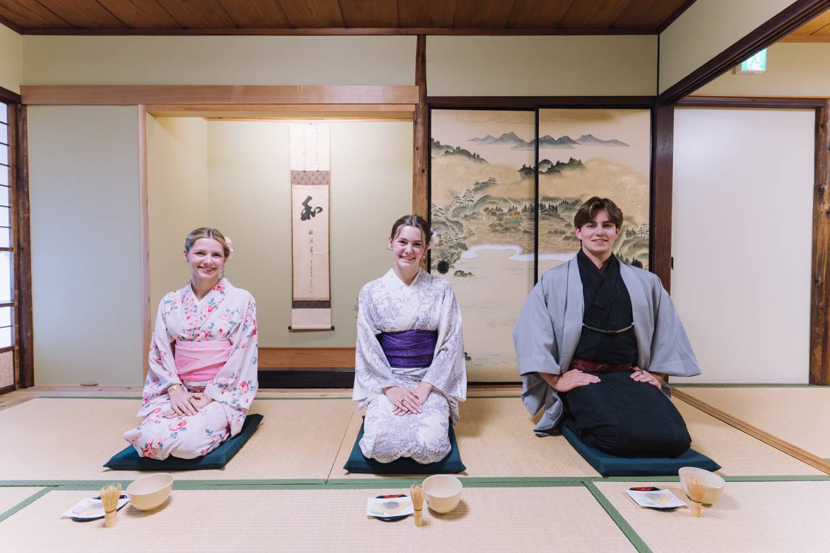 Kimono tea ceremony group experience in Kyoto traditional tatami room