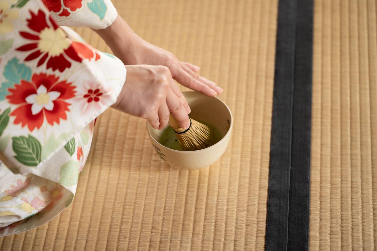 Traditional Japanese tea ceremony at Maikoya Nishiki