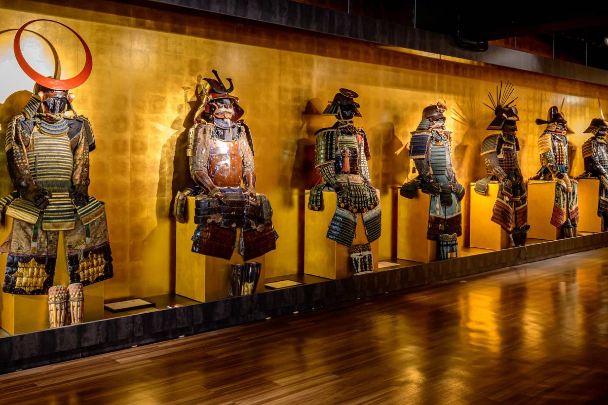 A guide introducing the museum collection
