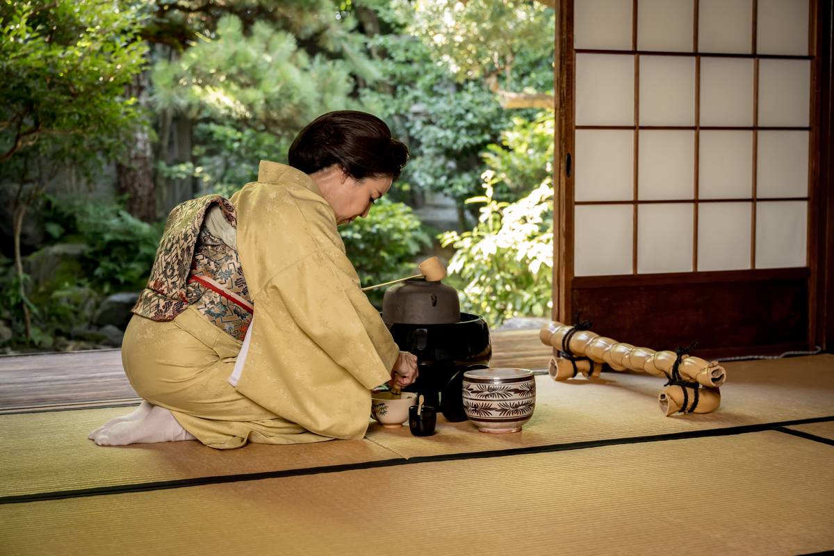 English-guided tea ceremony at Maikoya Gion Kiyomizu