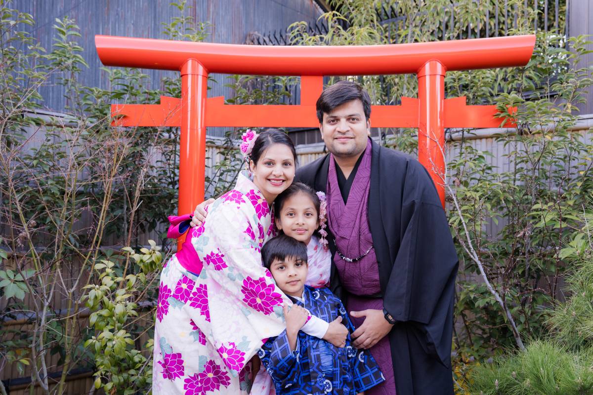 Horizontal kimono portrait in Kyoto