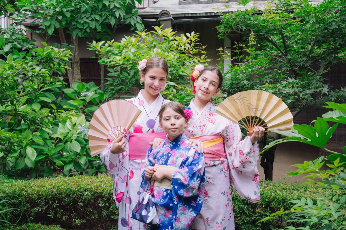 Kimono portrait experience in Kyoto