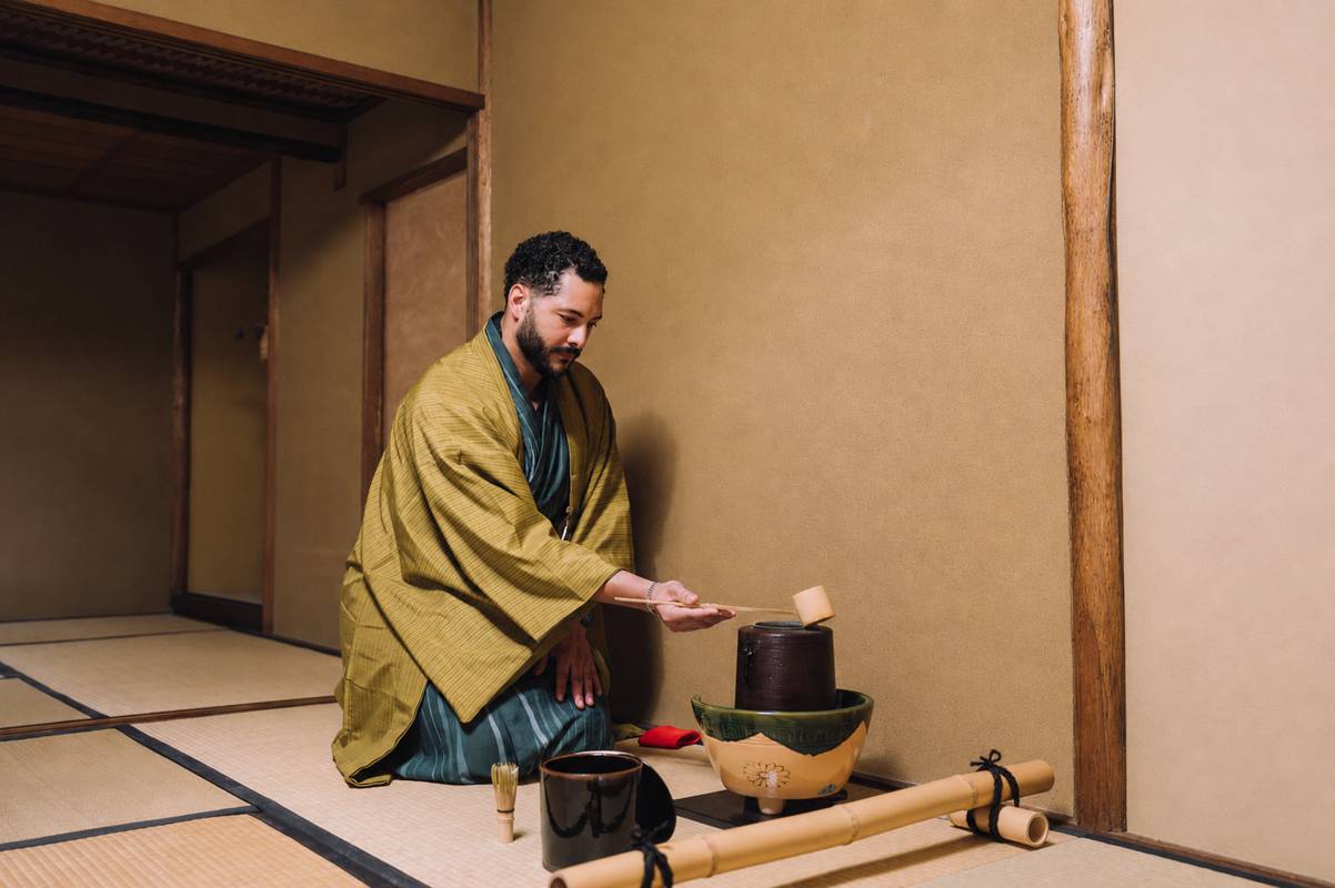 Private kimono tea ceremony in Kyoto at Maikoya Karasuma Shijo