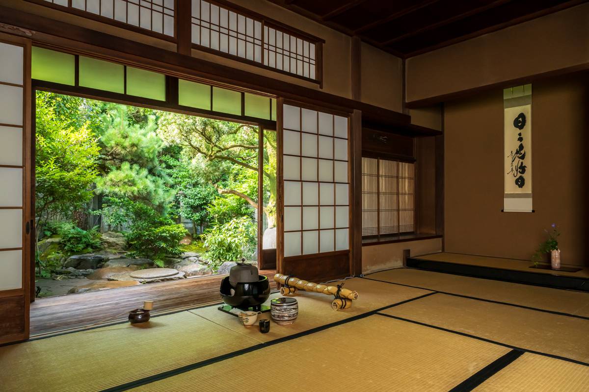 Premium kimono tea ceremony at Maikoya Gion Kiyomizu in Kyoto