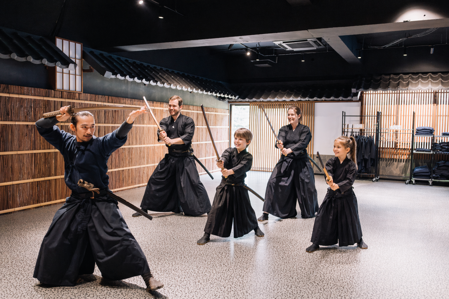 Family-Friendly Samurai Sword Experience in Shinjuku